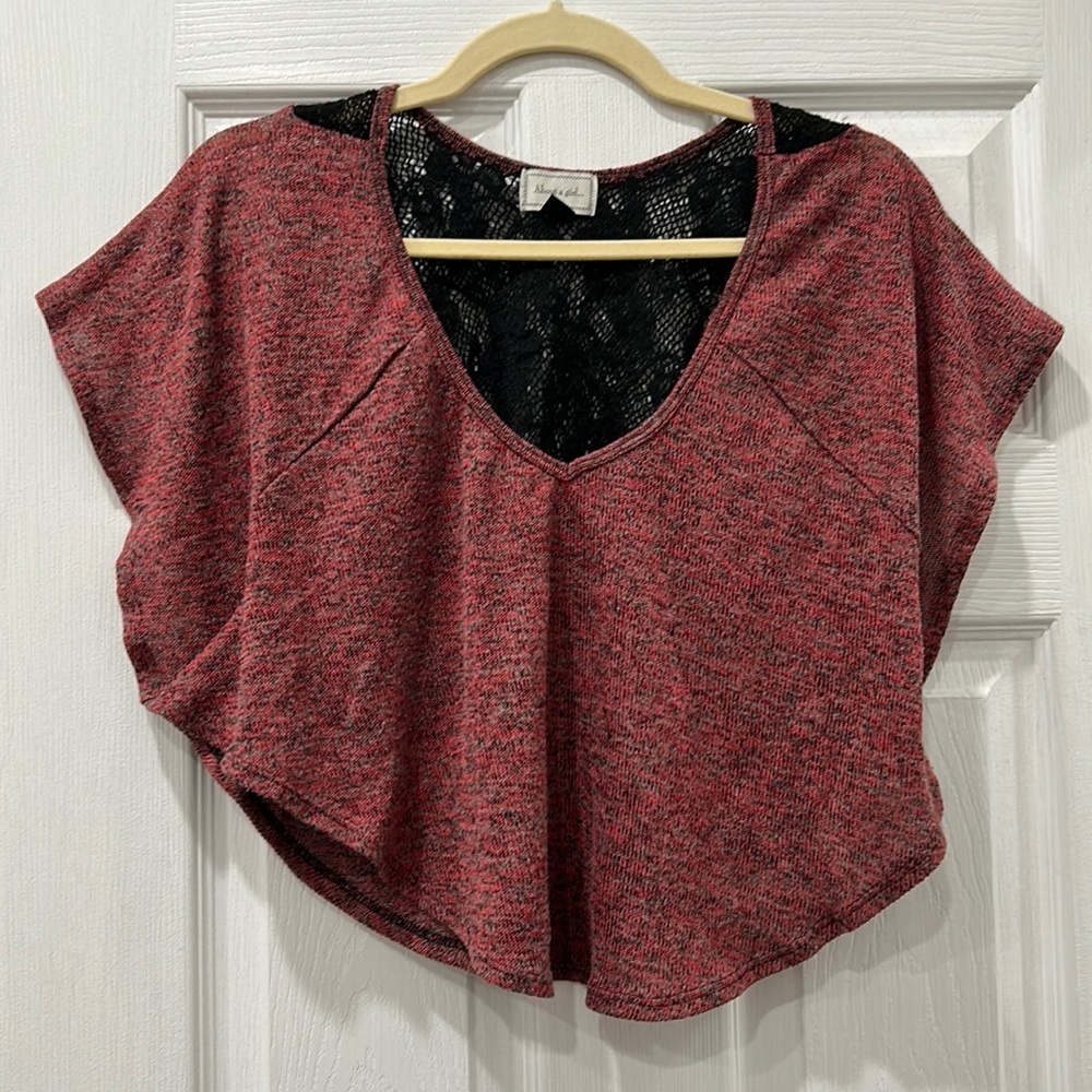 M, Semi cropped thin woven top